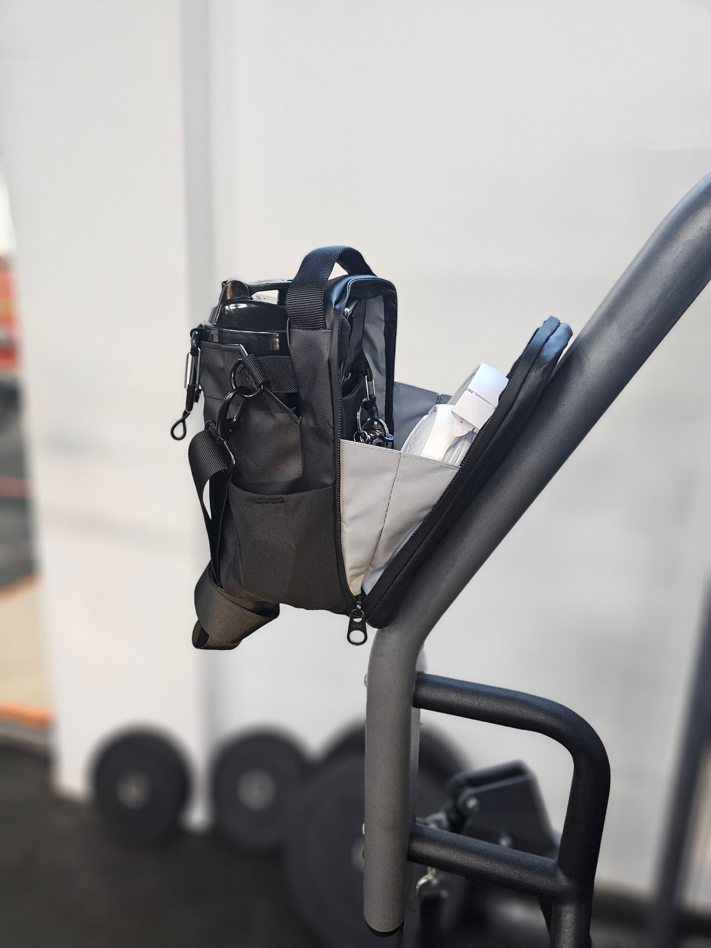 Compact Magnetic Gym Bag